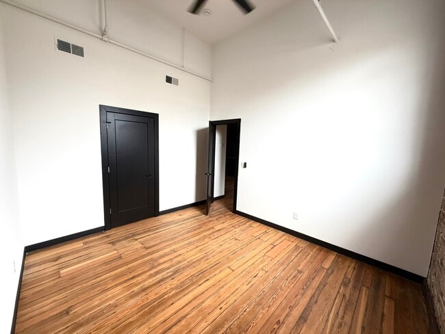 Photo - 2017 Chouteau Ave Unit 209