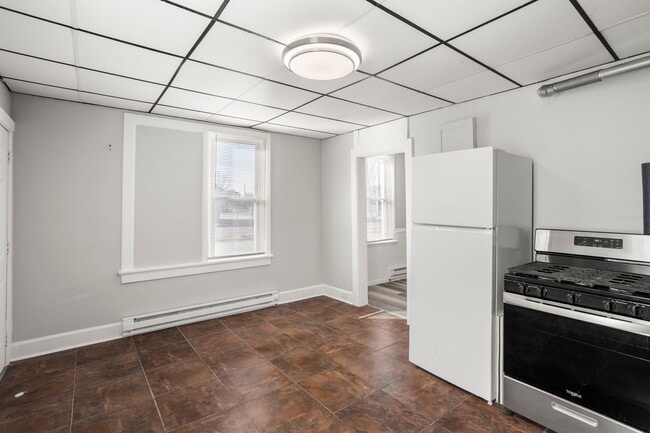 Photo - 1100 N Van Buren St Apartamento Unidad 2 - Lower Back