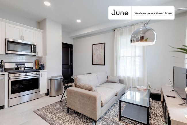 Room in Shared 4 bed/1.5 bath home in South Boston