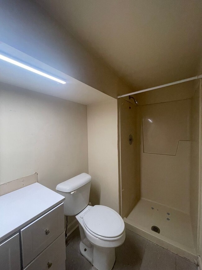 Photo - Studio in Downtown Historic House - Utilit... Unit Apartment 4