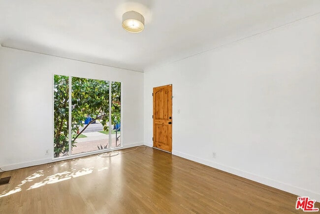 Photo - 3429 Edgehill Dr Unit 3