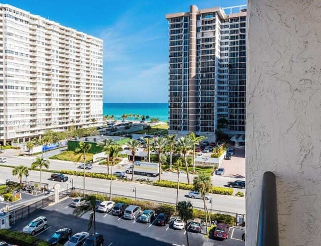 Photo - 2049 S Ocean Dr Unidad 806