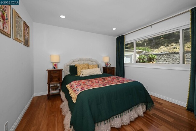 Photo - 3560 Old Mountain View Dr