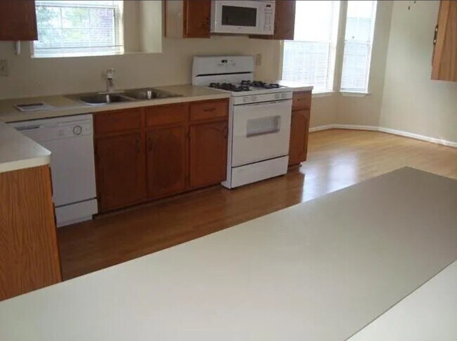 Photo - 2705 Ashbury Point Ln