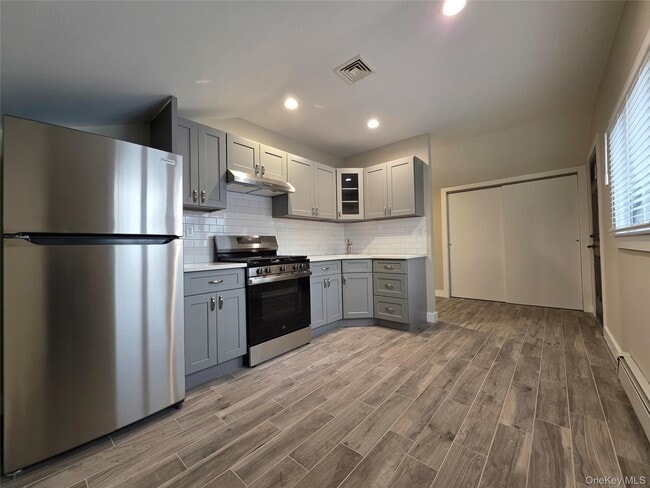 Photo - 2984 Trinity St