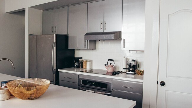 Photo - CONTEMPORARY STARLAND LOFT!