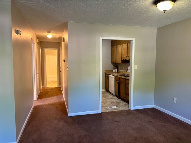 Photo - Spacious 2 Bed, 1 Bath Minutes from Uptown