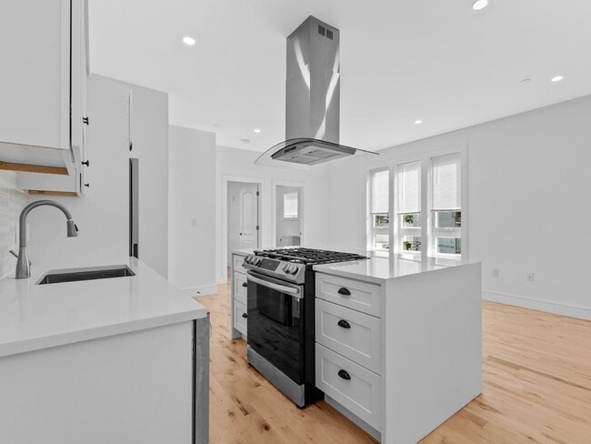 Building Photo - 178 Washington Ave Unit 205