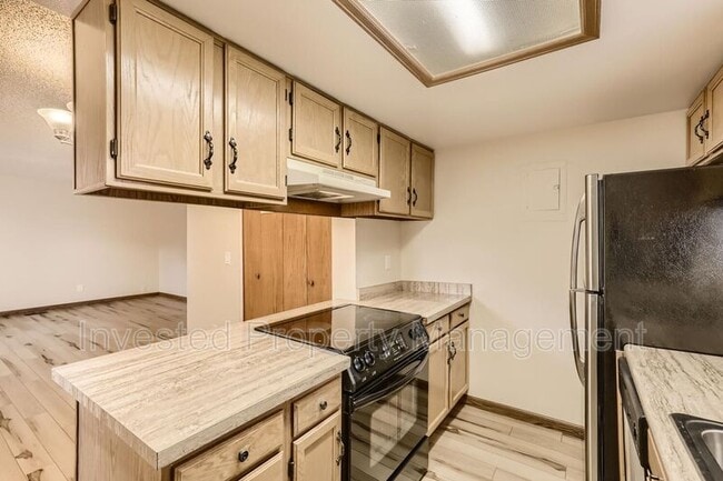 Photo - 9901 E Evans Ave