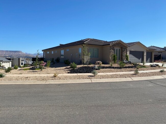 Photo - BRAND NEW HOME IN HURRICANE!!!