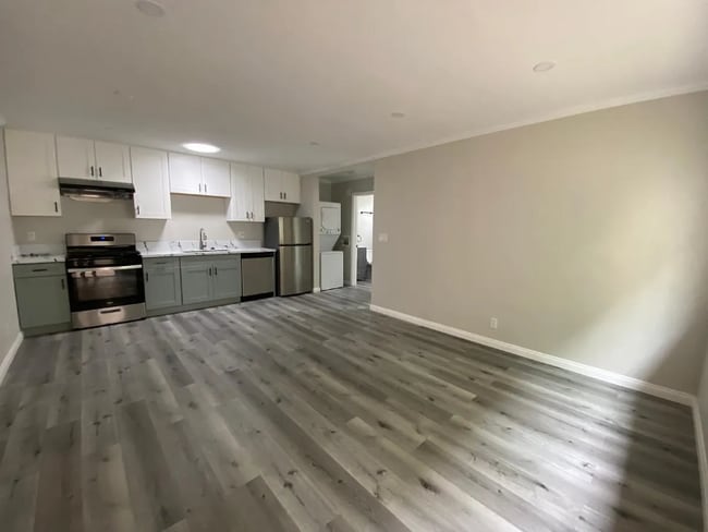 Photo - 1249 Center Ave Unidad B