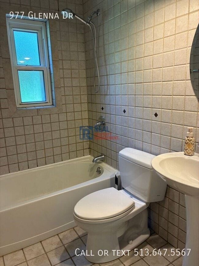 Photo - 977 Glenna Dr