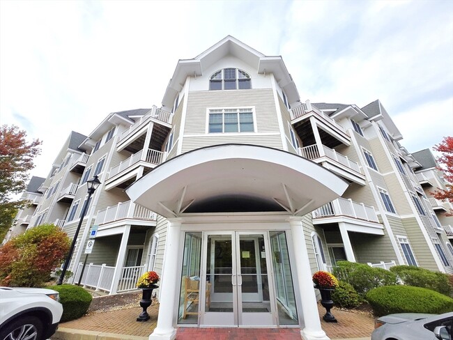 Building Photo - 614 Pond St Unit 2309
