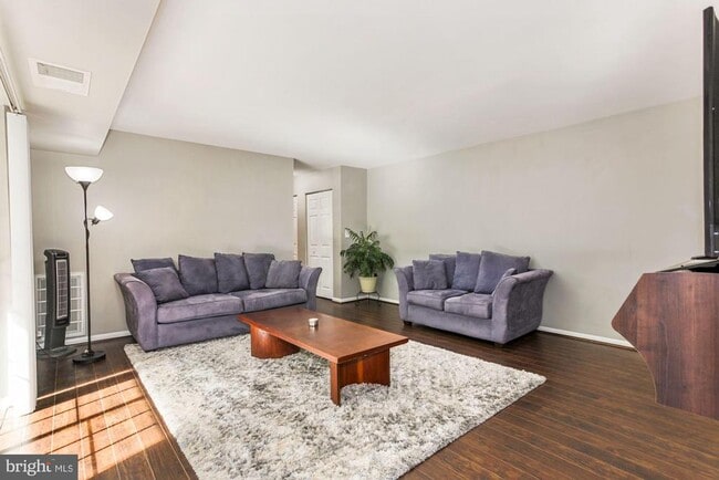 Photo - 1541 Colonial Dr Unit 103
