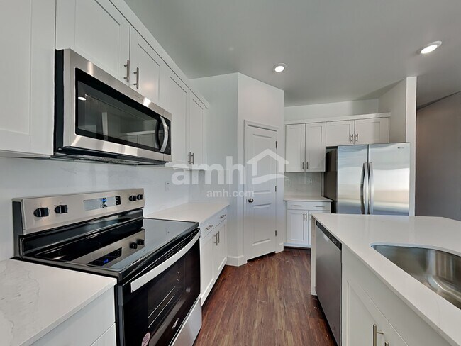 Photo - 17138 W Golden Ln