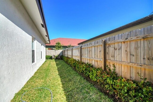 Photo - 1566 W 26th Ct