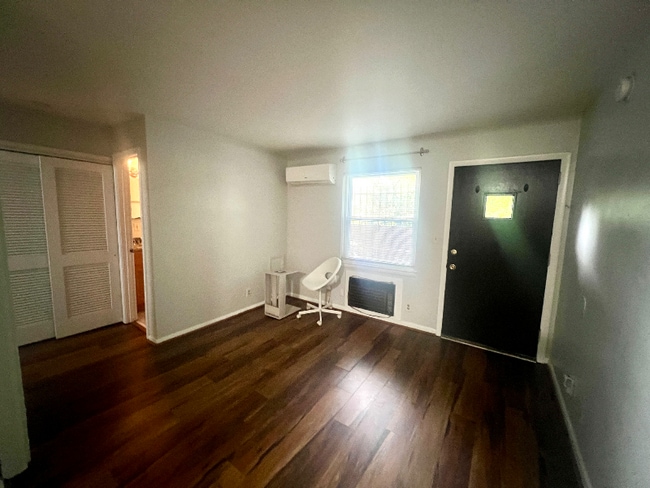 Photo - 860 Monroe Dr NE Unit Apt 8