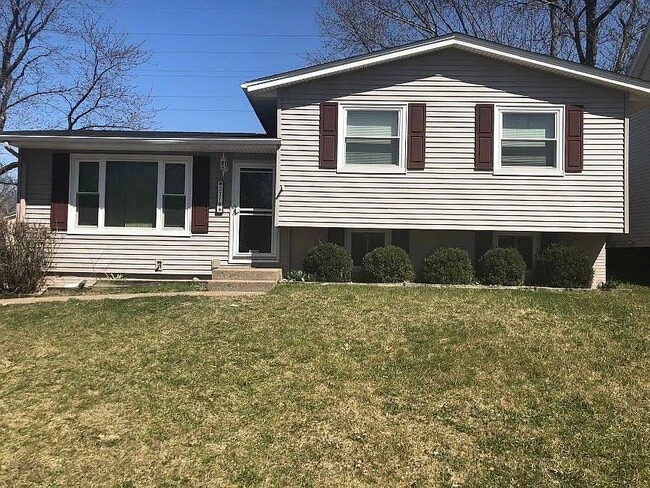 Photo - 2718 W 59th St