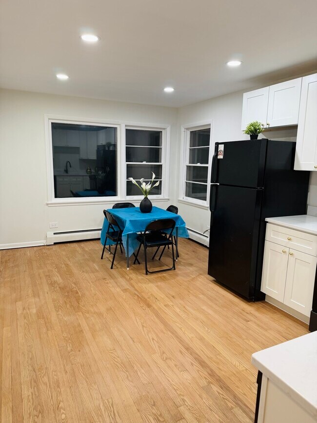 Photo - 2308 Oakton St