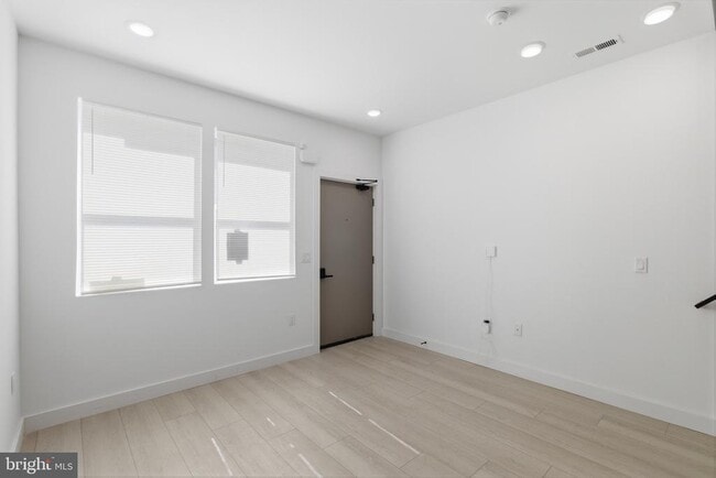 Photo - 1005 W Orleans St