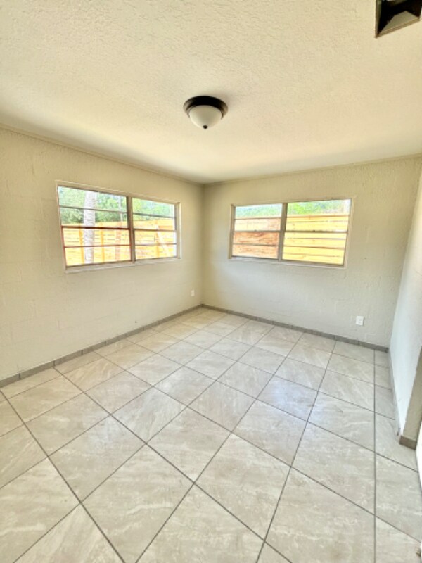 Photo - 1007 37th St NW Unidad 1