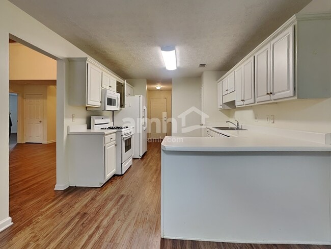 Photo - 1831 Green Oak Cir