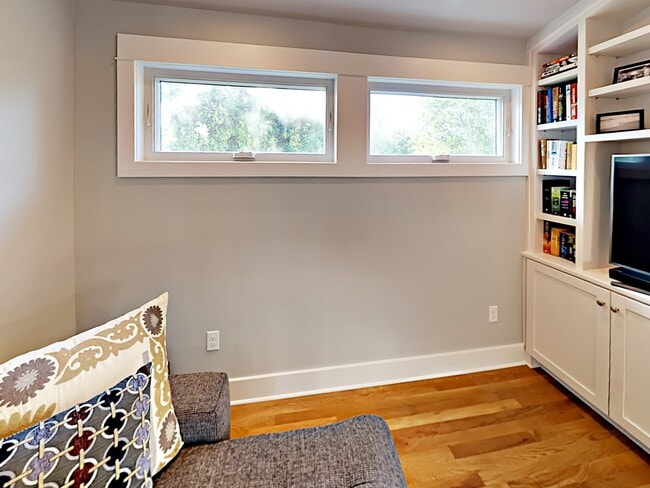 Photo - 2206 Iva Ln
