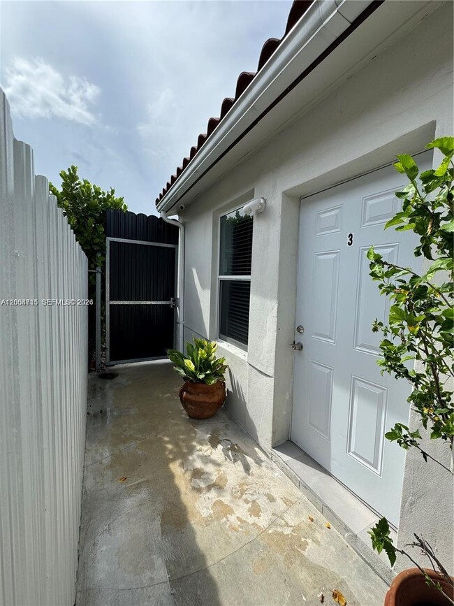 Photo - 6335 N Miami Ave Unit 3