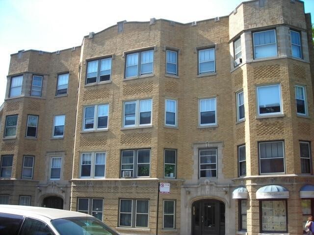 Building Photo - 2200 W Foster Ave
