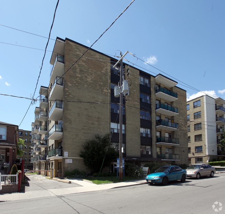 Photo principale - 440 Winona Drive