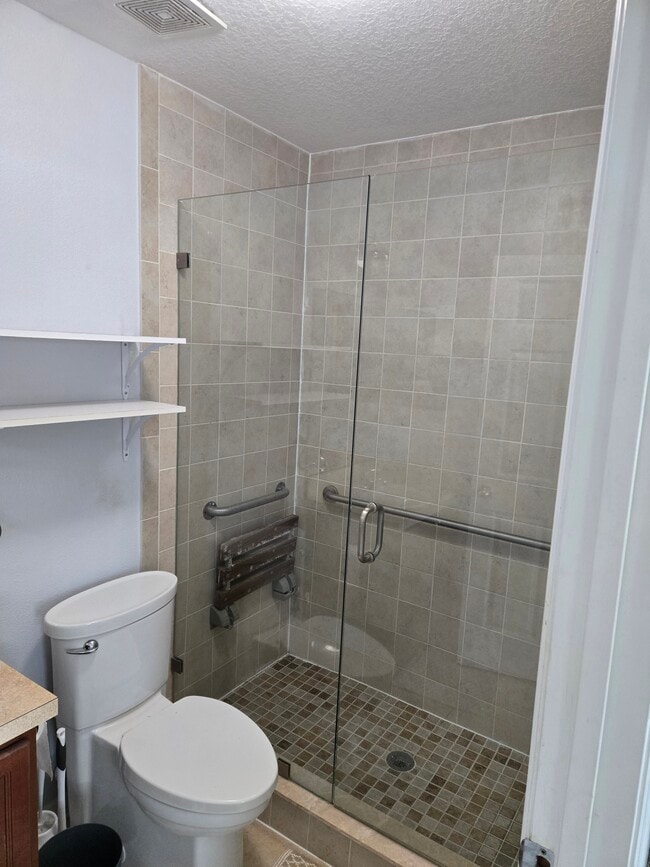 Photo - Private FishHawk Studio – Full Kitchen, Bath & Laundry