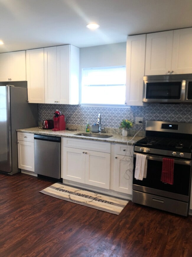 The Glen Burnie - Cozy Studio Apartments