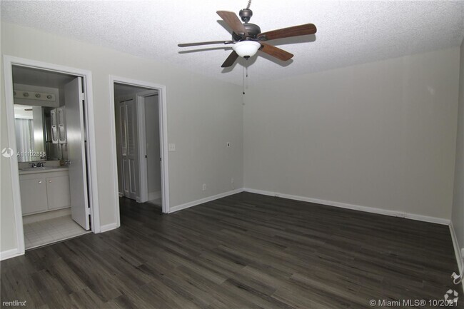 Building Photo - 1 br, 1 bath Condo - 151 SW 135th Ter Apt ... Unit Apt 106T