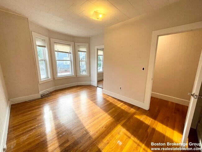 122 Buttonwood St