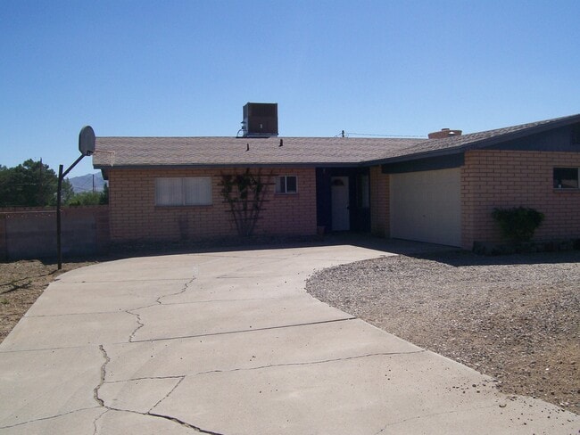 Building Photo - 3706 Martingale Dr Rental