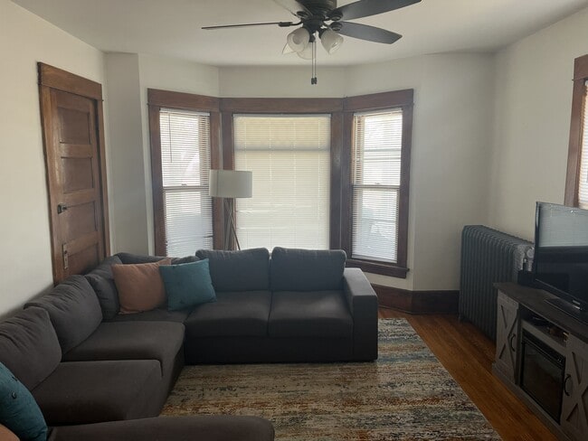 Photo - 1606 Hewitt Ave Unidad 1