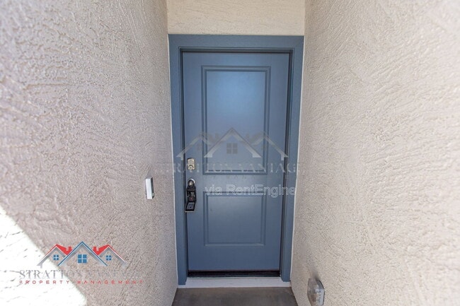 Photo - 1330 W Hess Ave