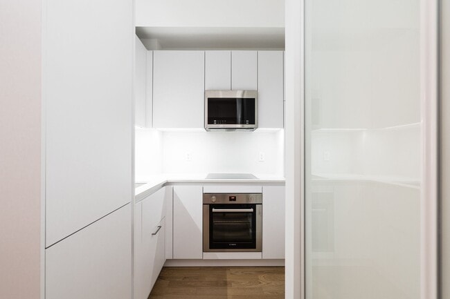 Photo - 160 Huron St Unit 404