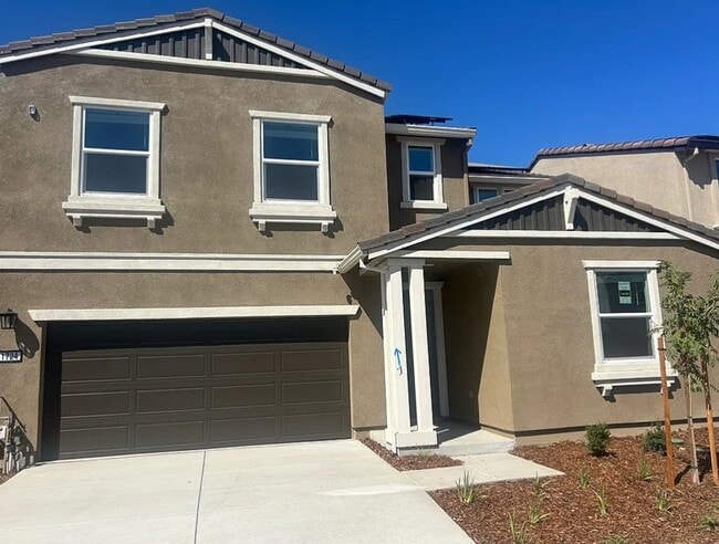 Building Photo - Spacious Brand-New 4 Bed / 3 Bath Home in ...