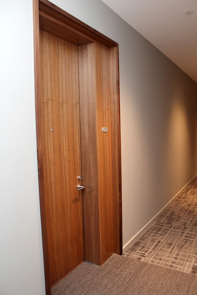 Photo - Unrivaled Cosmopolitan Condo w/Breathtaking City & River Views