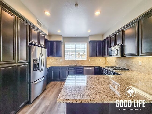 Building Photo - 133 Playa Cir