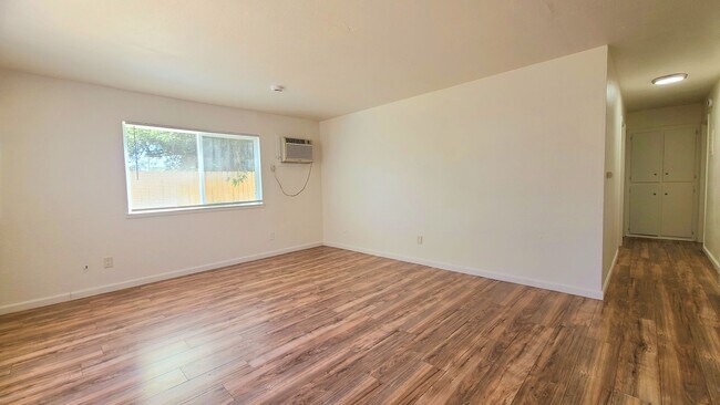 Photo - 4556 Ashcroft Ave Unit 41