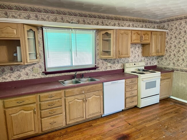 Photo - 347 Midland Ave