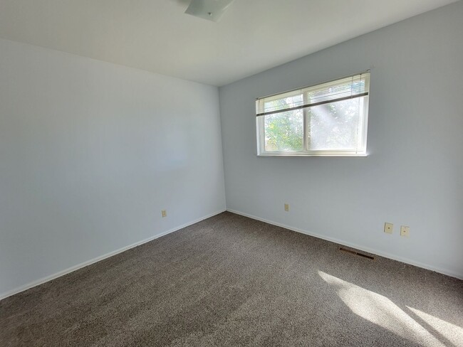 Photo - 4075 Harbor Pl