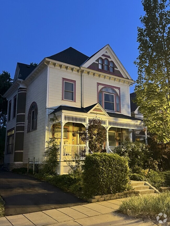 Building Photo - 826 Selby Ave Rental