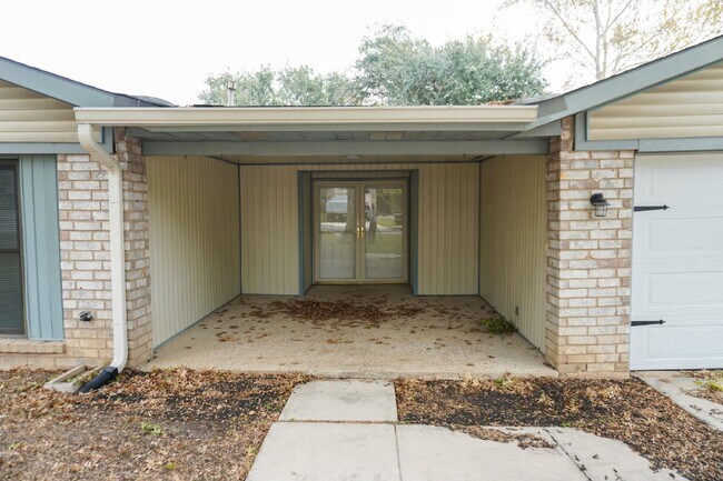 Photo - Spacious 4 Bedroom Home in Briarwick