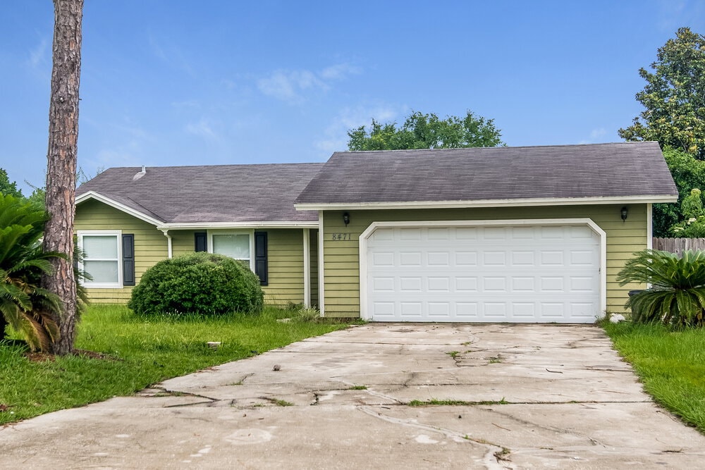 Photo - 8471 Pikes Peak Dr N