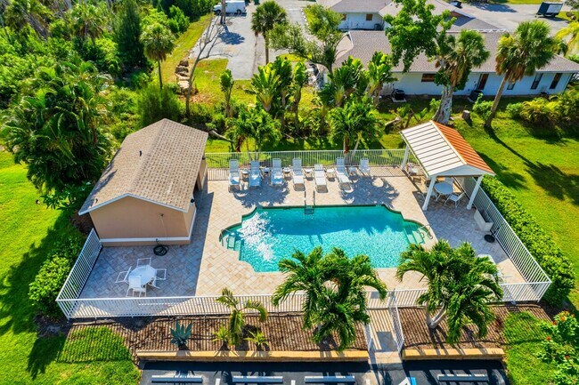 Building Photo - 16840 Sanibel Sunset Ct Rental