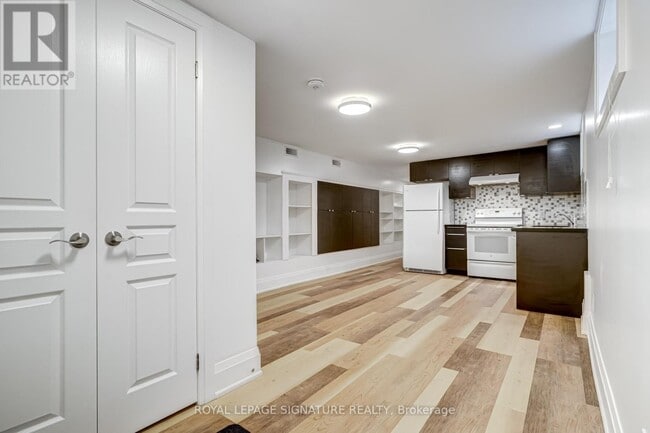 Photo - 250 Nairn Ave