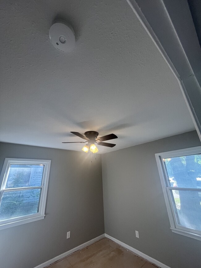 Photo - 411 McGoodwin St